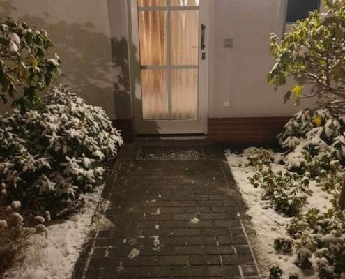 Eingang zur Wohnung schnee- und eisfrei